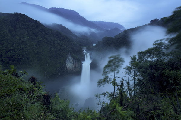 Thác nước San Rafael là thác nước lớn nhất ở Ecuador ẩn hiện trong màn mây.