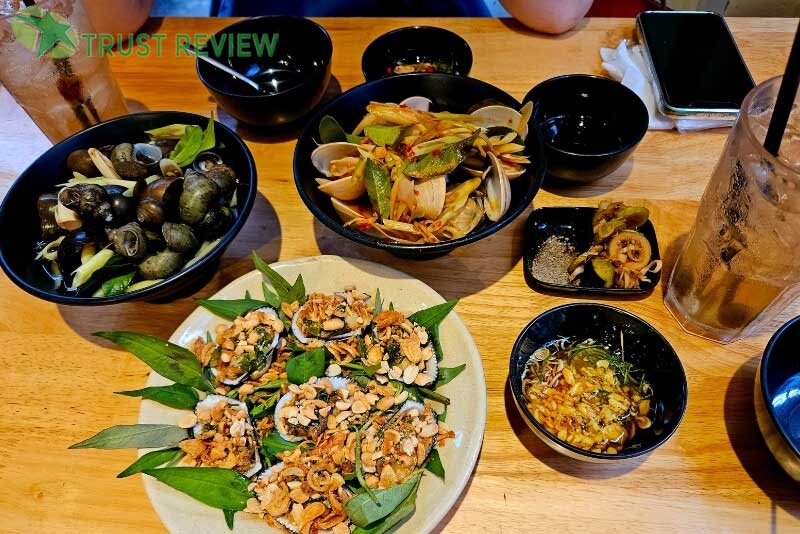 Quán ốc Tân Bình ngon nổi tiếng, giá bình dân