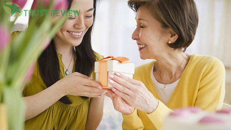 Con dâu nên mua gì tặng mẹ chồng ngày 8/3 phù hợp nhất? 6 Con dâu nên mua gì tặng mẹ chồng ngày 8/3 phù hợp nhất?