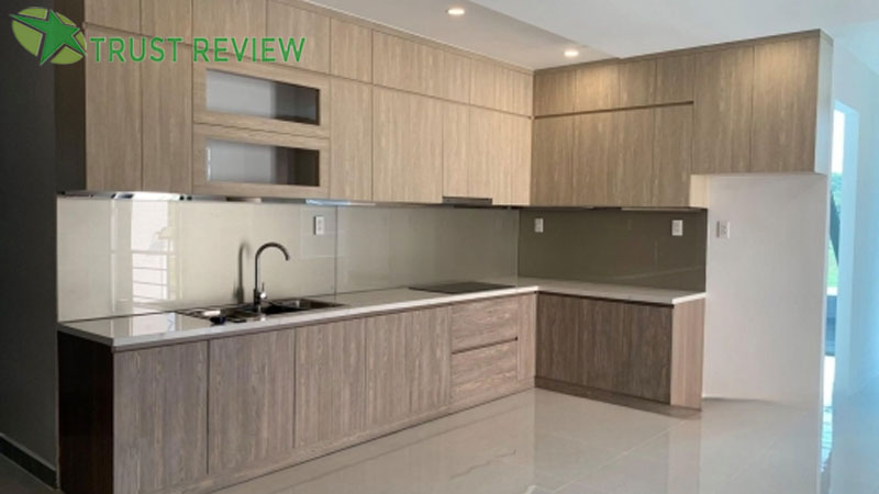 10 mẫu tủ bếp gỗ công nghiệp bền đẹp, giá tốt nhất 2026 17 10 mẫu tủ bếp gỗ công nghiệp bền đẹp, giá tốt nhất 2026