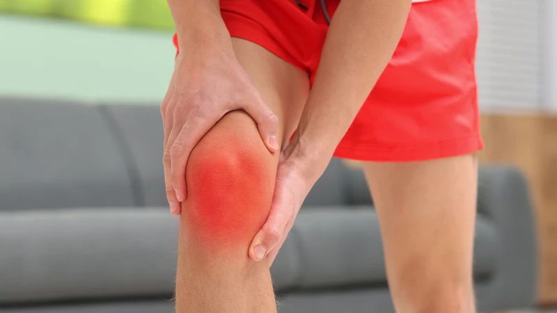 Đứt dây chằng đầu gối để lâu có sao không? Khi nào cần đi khám? 5 Đứt dây chằng đầu gối để lâu có sao không thì tình trạng này có thể gây mất vững khớp và thoái hóa sớm